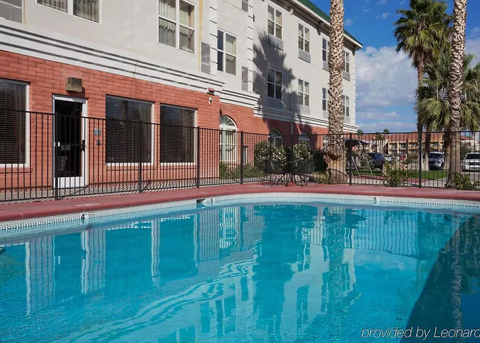 Country & By Radisson, Airport, Az Hotel 5*
