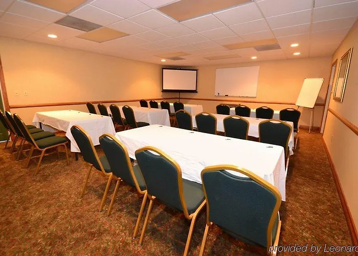 Country & By Radisson, Airport, Az 5*